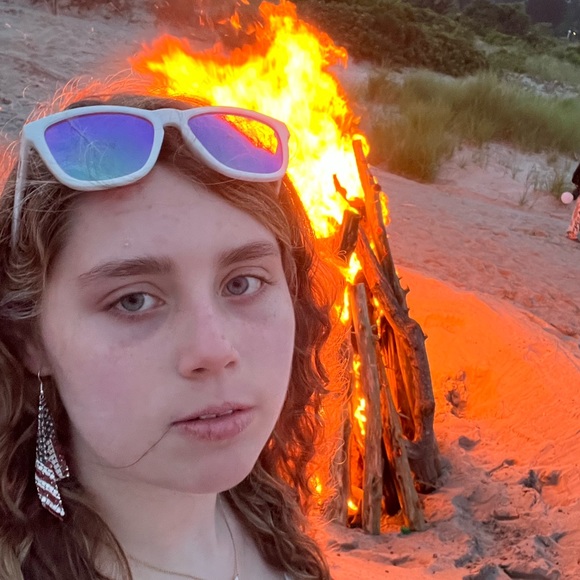 Meet your Posher, Brooke - Picture 1 of 1